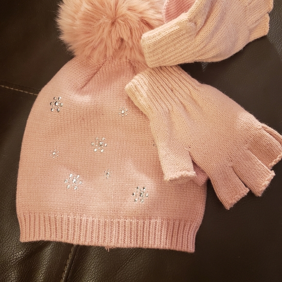 Soft Pink Girls Hat and Glove Set NWT - Picture 5 of 6